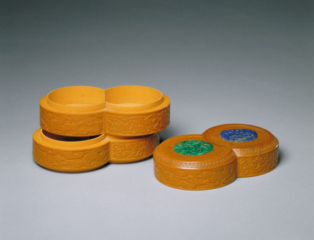 图片[2]-Asparagus inlaid stone double loop three-layer box-China Archive